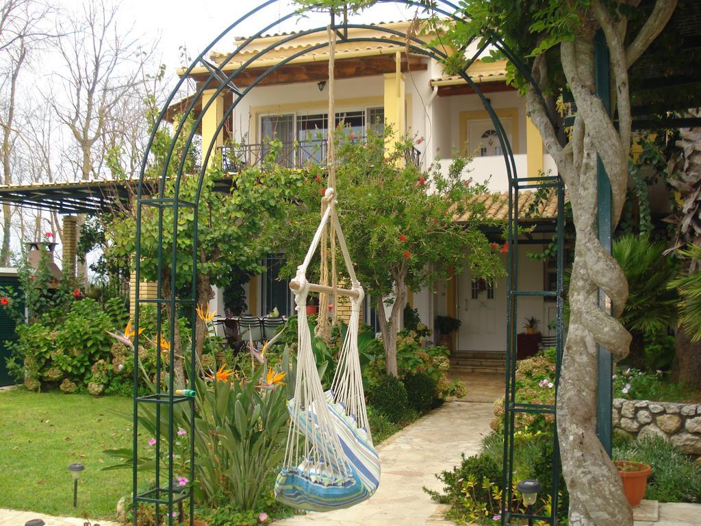 Iron House Apartment Agios Georgios  Ngoại thất bức ảnh