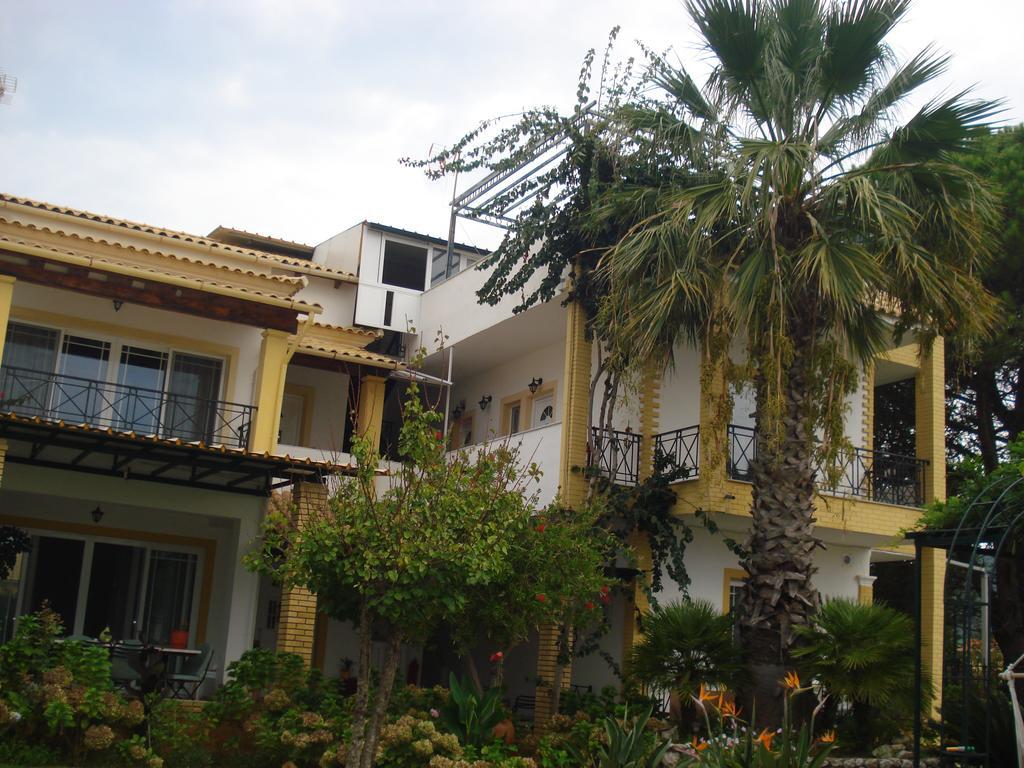Iron House Apartment Agios Georgios  Ngoại thất bức ảnh