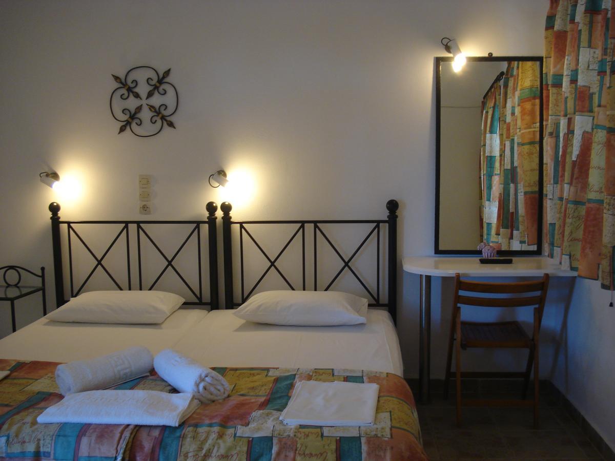 Iron House Apartment Agios Georgios  Ngoại thất bức ảnh