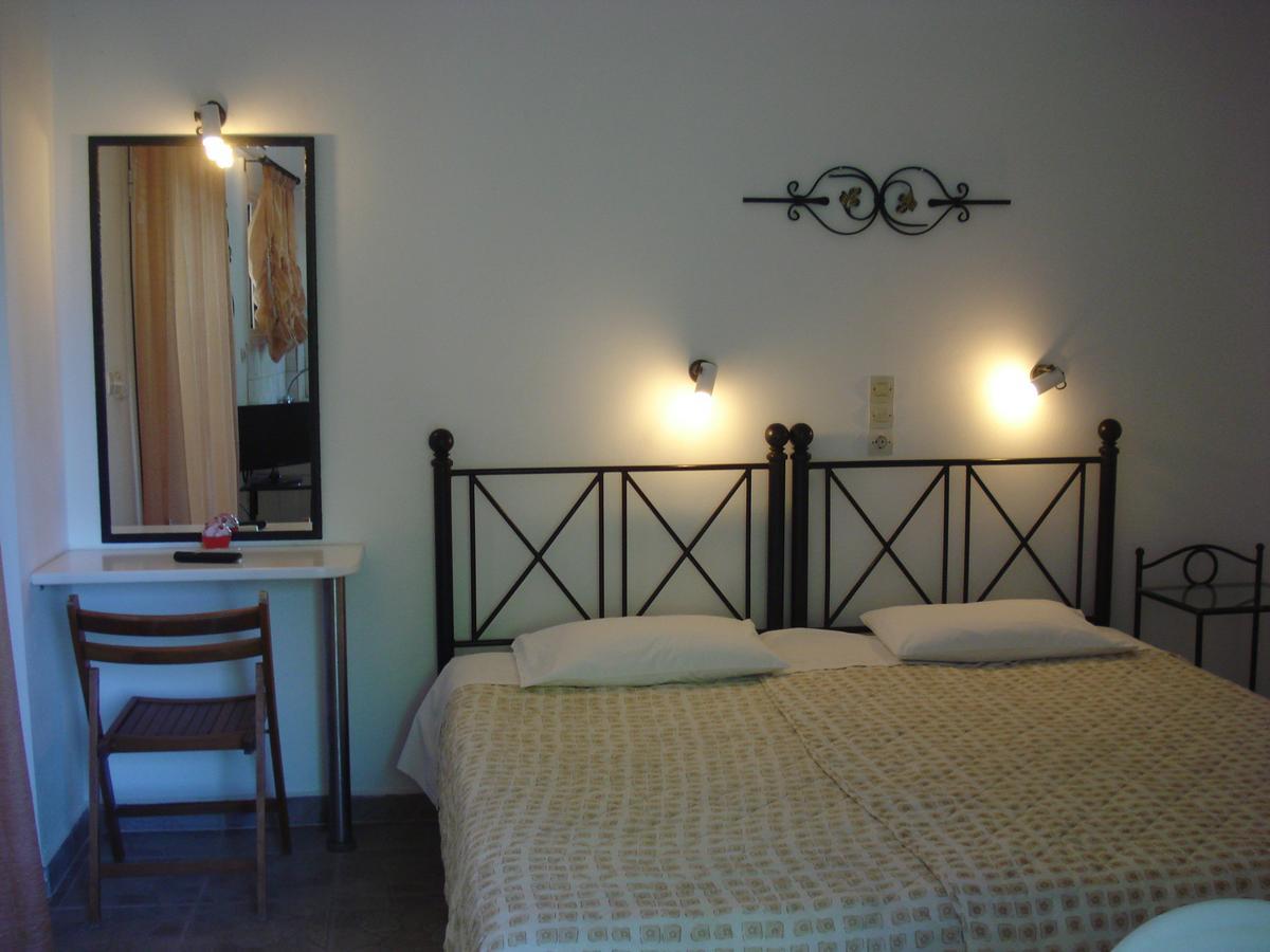 Iron House Apartment Agios Georgios  Ngoại thất bức ảnh