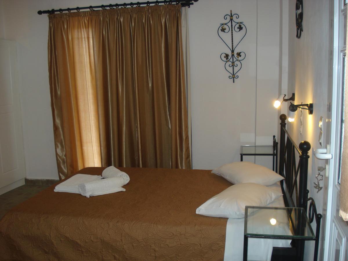 Iron House Apartment Agios Georgios  Ngoại thất bức ảnh